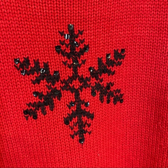 St. John’s Bay Red Turtleneck W/ Snowflake - Picture 4 of 6